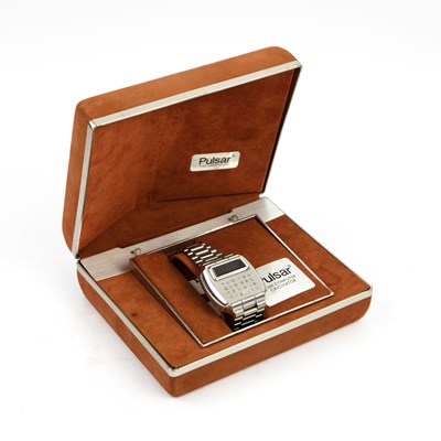 Lot 215 - PULSAR TIME COMPUTER CALCULATOR WRISTWATCH.