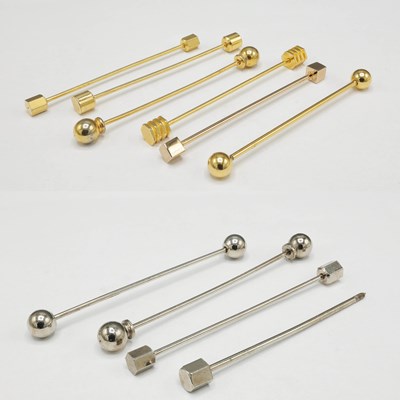 Lot 223 - A COLLECTION OF ASSORTED COLLAR PINS