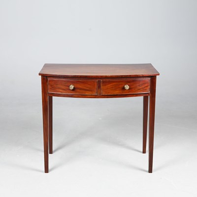 Lot 401 - GEORGE III MAHOGANY BOWFRONT WRITING TABLE.