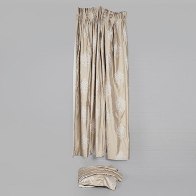 Lot 822 - CURTAINS, A PAIR