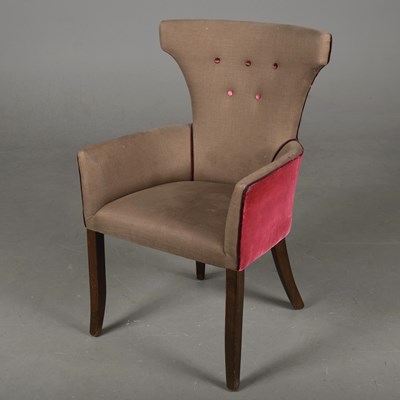 Lot 559 - WILLIAM YEOWARD HAMMERHEAD CARVER CHAIR