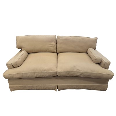 Lot 850 - SOFA, TRADITIONAL STYLE