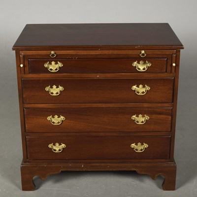 Lot 361 - AMERICAN GEORGIAN STYLE CHEST BY KITTINGER