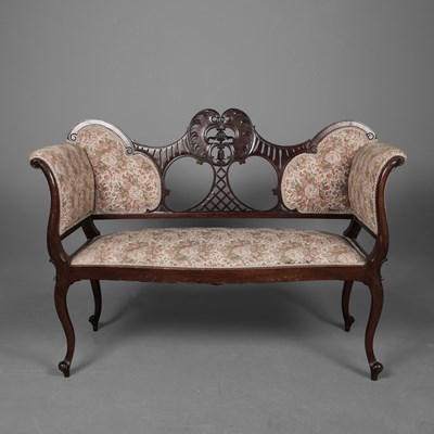 Lot 295 - EDWARDIAN MAHOGANY SETTEE