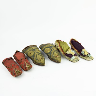 Lot 206 - MIDDLE EASTERN AND ASIATIC ANTIQUE SHOES.