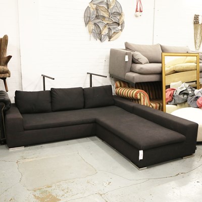 Lot 685 - MINOTTI CORNER SOFA