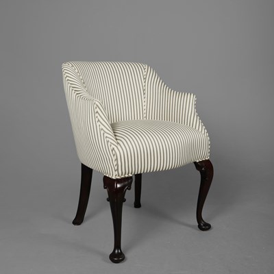 Lot 406 - GEORGIAN STYLE TUB CHAIR