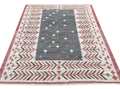 Lot 260 - FINE MID-CENTURY SWEDISH DESIGN KILIM