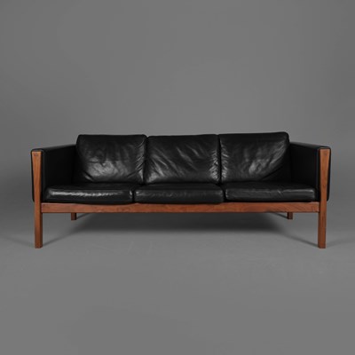 Lot 539 - CARL HANSEN & SON CH163 SOFA
