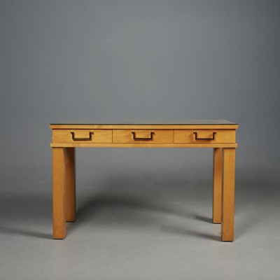 Lot 590 - ATTRIBUTED TO DAVID HICKS E DESIGN WRITING TABLE.