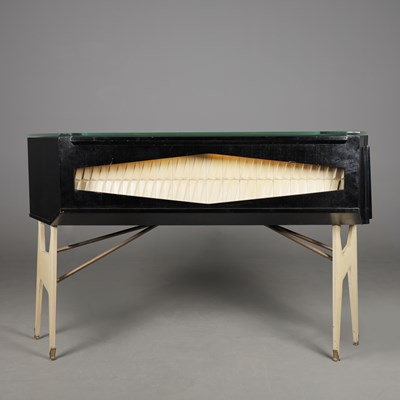 Lot 835 - COCKTAIL BAR.